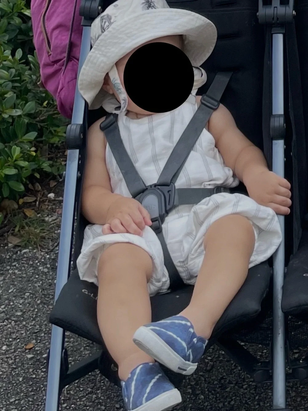 Banana Republic reversible Cream/safari Kids Wide-Brim Sun Hat with Chin Straps